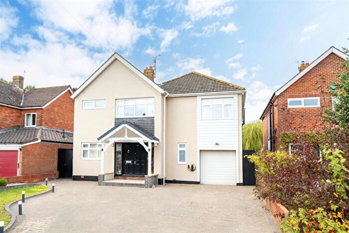 5 Bedroom Detached House For Sale In Astley Drive, Whitley Lodge, NE26