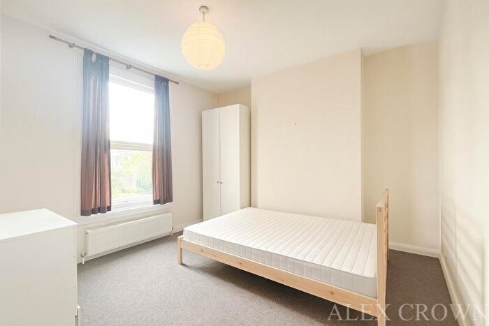 5 Bedroom Flat To Rent In Rhyl Street, Kentish Town, NW5