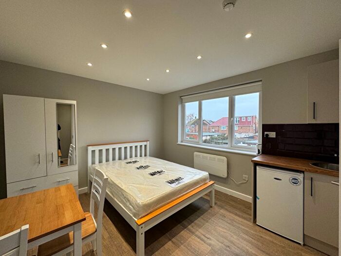 Studio To Rent In Meadow Road, Feltham, TW13