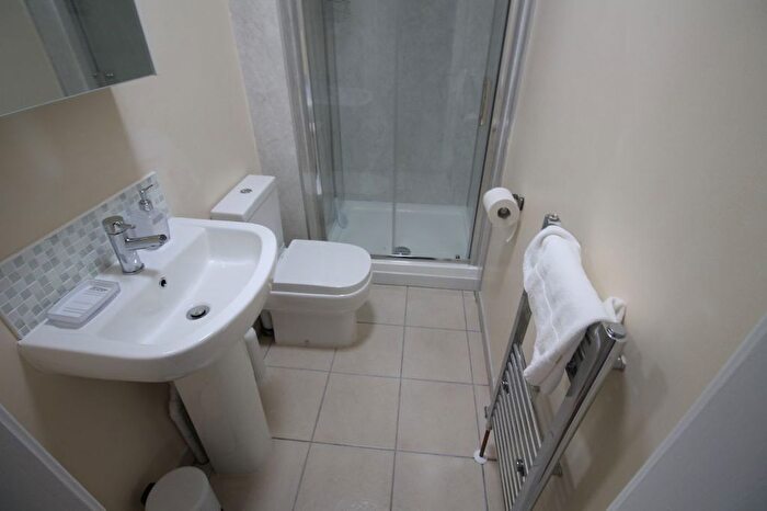 6 Bedroom Semi-detached House To Rent In Brighton Grove, Newcastle Upon Tyne, NE4