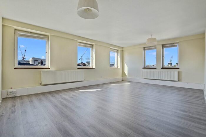 3 Bedroom Flat To Rent In Queen Anne Street, London, W1G