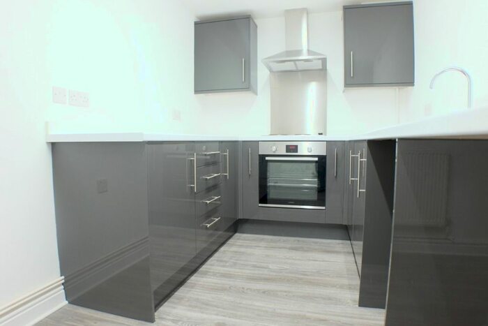 1 Bedroom Flat To Rent In Carmarthen Road, Cwmbwrla, Swansea SA1