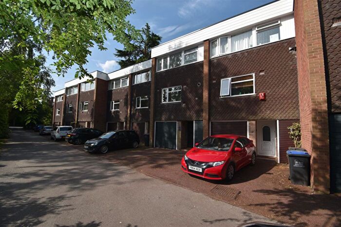3 Bedroom Property To Rent In Vernon Close, Leamington Spa, CV32