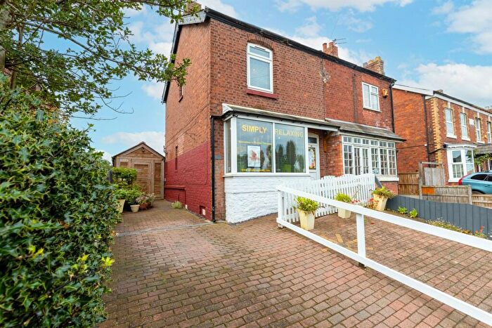 4 Bedroom Semi-Detached House For Sale In Fantastic Spacious Semi-detached With Garden And Large Annex, CW7