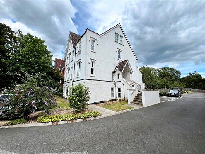 2 Bedroom Apartment For Sale In London Road, Guildford, Surrey, GU1