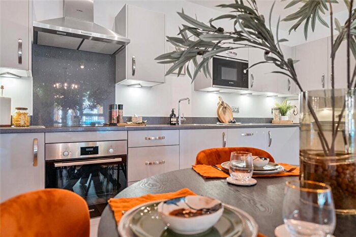 3 Bedroom Apartment For Sale In Hadlow Road, Sidcup, DA14