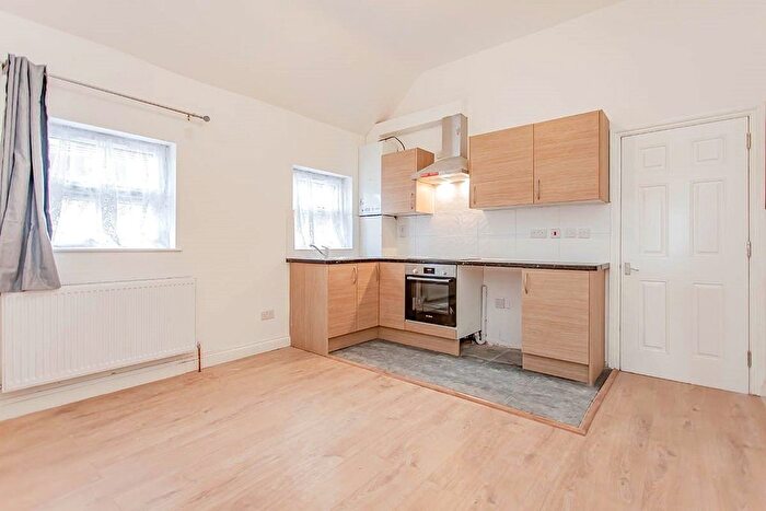 1 Bedroom Flat To Rent In St. Albans Road, Watford, Hertfordshire, WD24