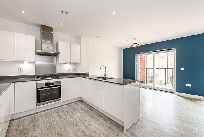 2 Bedroom Flat For Sale In Kooky Whetstone, Whetstone, London, N20