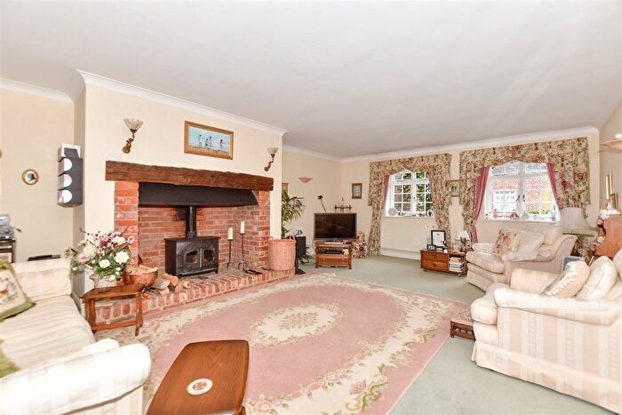 4 Bedroom Link Detached House For Sale In Acrise, Folkestone, Kent, CT18