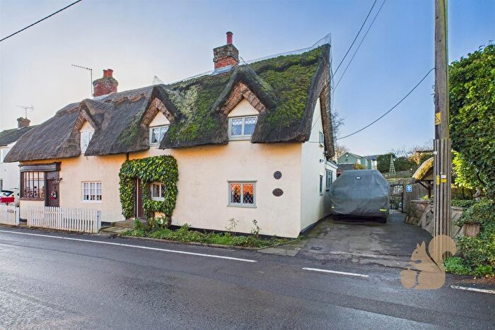 2 Bedroom Cottage For Sale In The Street, Pebmarsh, CO9