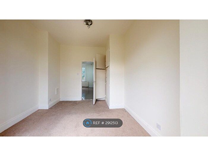 1 Bedroom Flat To Rent In Conyers Road, London, SW16