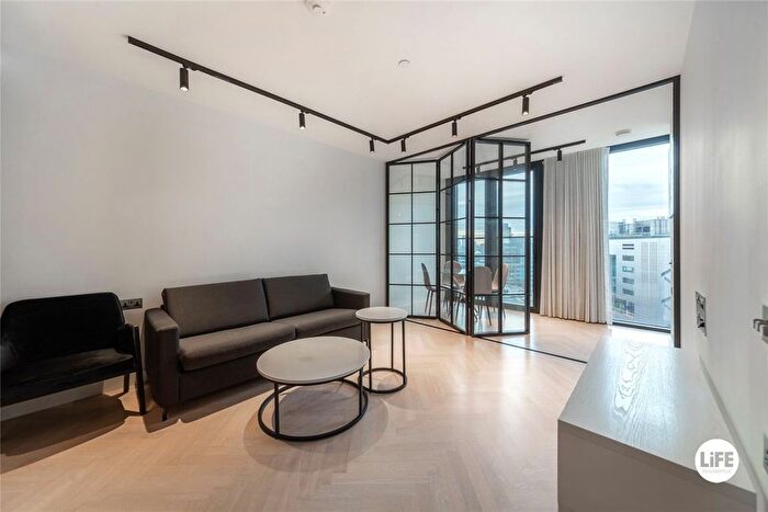 2 Bedroom Flat To Rent In Sun Street, Liverpool Street, EC2A