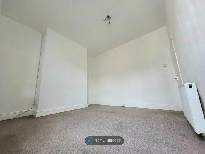 2 Bedroom Flat To Rent In Chirton West View, North Shields, NE29