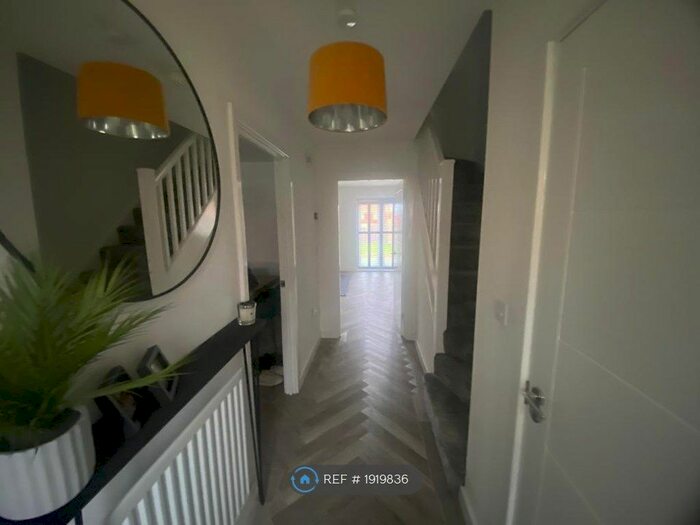 3 Bedroom Semi-Detached House To Rent In Challenger Avenue, West Malling, ME19