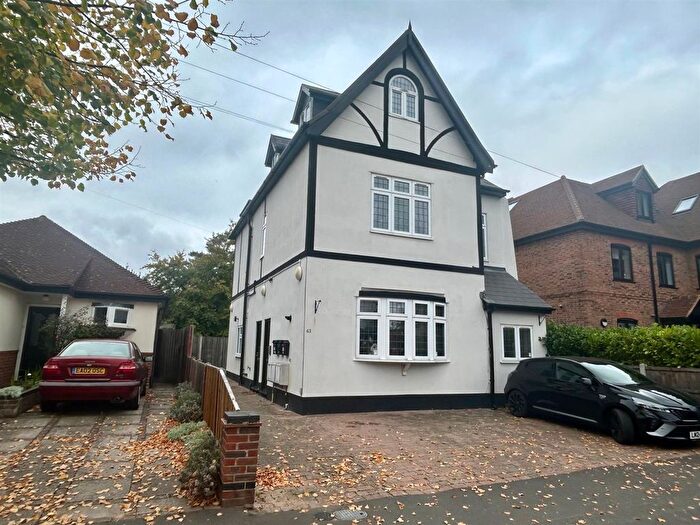 1 Bedroom Flat To Rent In Champion Road, Upminster, RM14