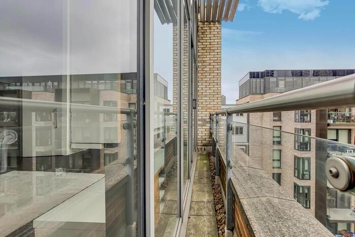 2 Bedroom Flat To Rent In City Road, Old Street, London, EC1V