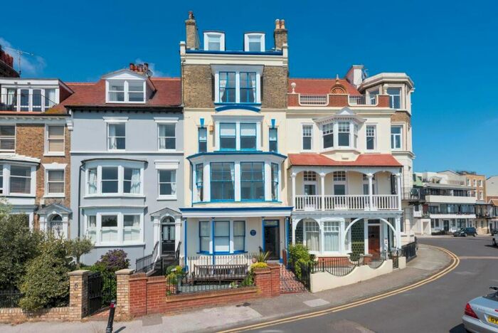 3 Bedroom Apartment To Rent In Prospect Terrace, Ramsgate, CT11