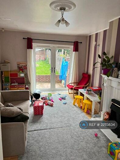 3 Bedroom Terraced House To Rent In Horninglow Road, Sheffield, S5