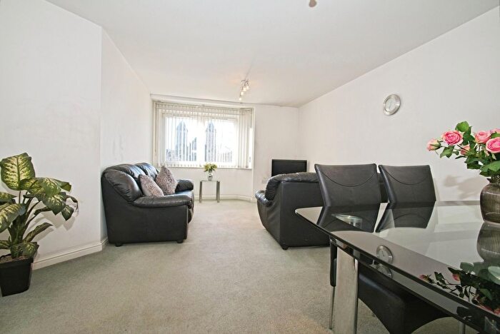 1 Bedroom Flat For Sale In Vellacott Close, Cardiff, CF10