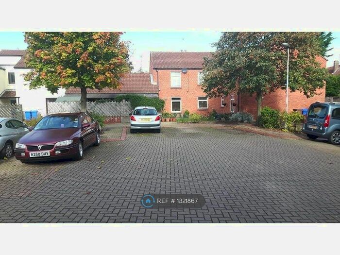 2 Bedroom Flat To Rent In Cherry Tree Lane, Beverley HU17