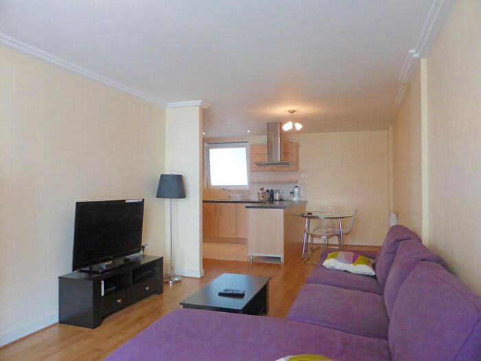 2 Bedroom Apartment To Rent In Sharpthorne Court -, P13
