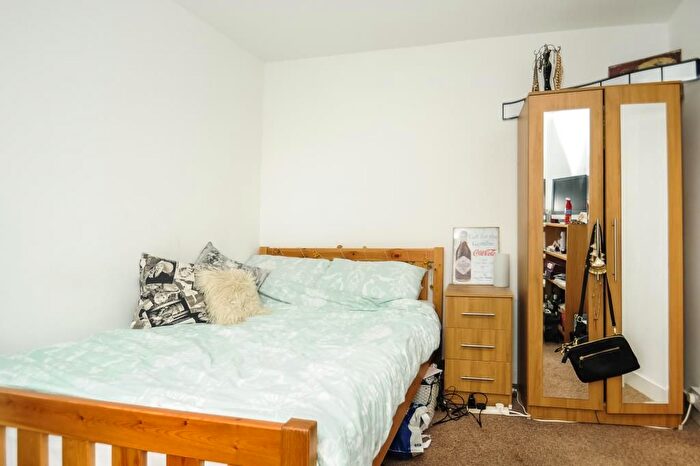 5 Bedroom Terraced House To Rent In Magdalen Road, Student Bedroom, OX4