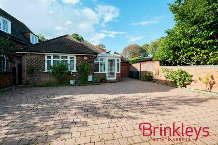 4 Bedroom Bungalow To Rent In Thetford Road, New Malden, KT3