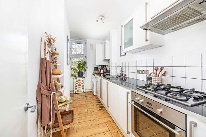 1 Bedroom Flat To Rent In London Fields East Side, London Fields, E8