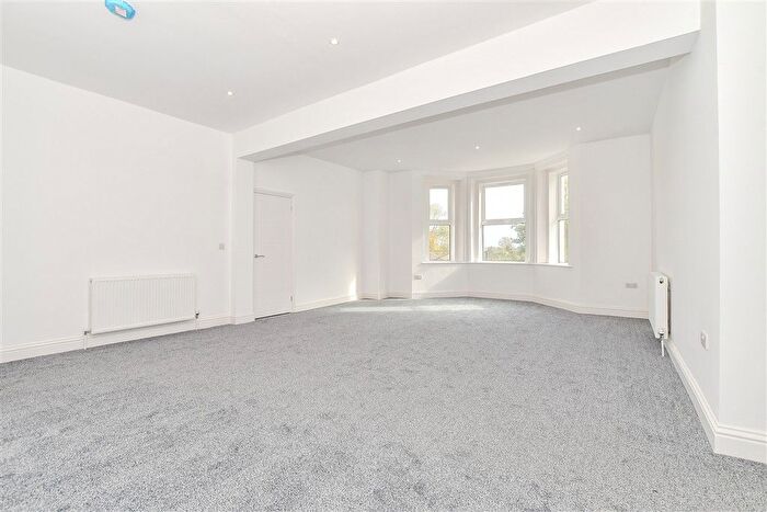 3 Bedroom Property For Sale In Station Road, Dymchurch, Romney Marsh, Kent, TN29