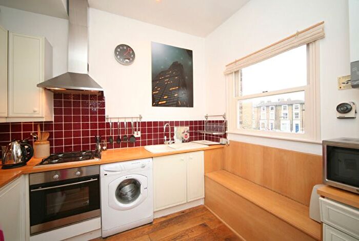 2 Bedroom Flat To Rent In Devonport Road, London, W12