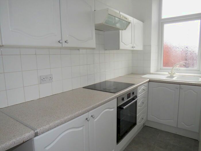 4 Bedroom Property To Rent In Park Road, Sowerby Bridge, HX6