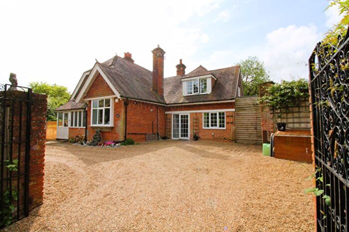 5 Bedroom Detached House For Sale In Hazelwood Lane, Chipstead, Coulsdon, CR5
