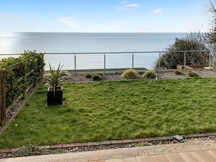 2 Bedroom Apartment To Rent In Radnor Cliff, Folkestone, CT20