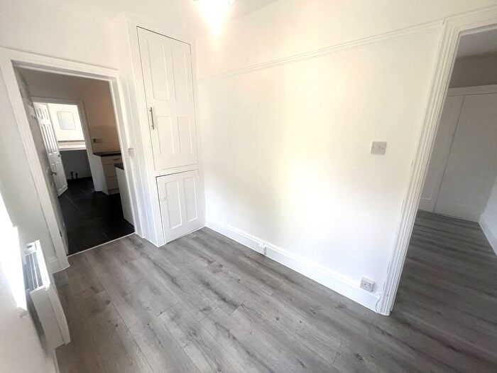 1 Bedroom Flat To Rent In Cowper Close, Bromley, BR2