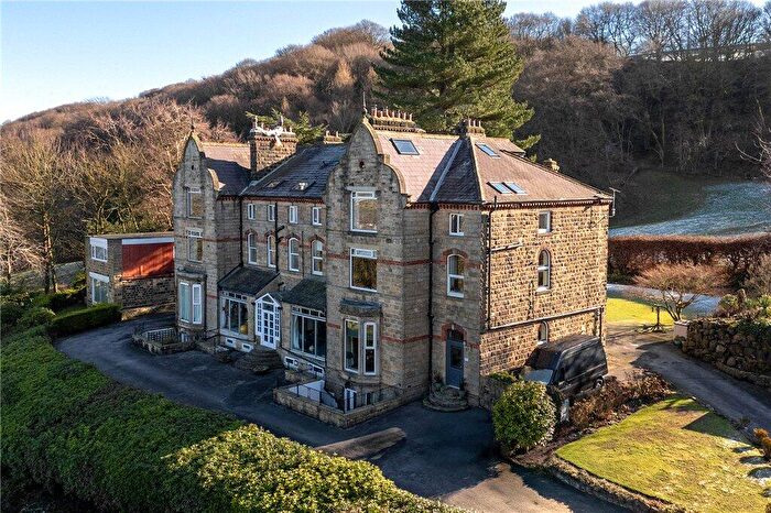 5 Bedroom Apartment For Sale In West Chevin Road, Otley, West Yorkshire, LS21