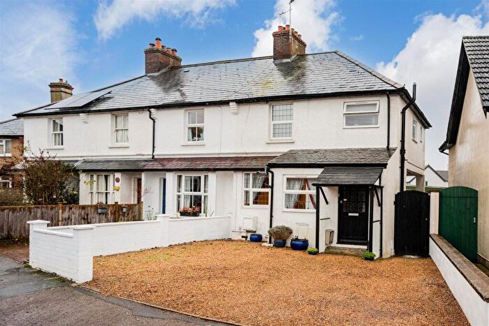 3 Bedroom End Of Terrace House For Sale In Smithy Lane, Lower Kingswood, Tadworth, KT20