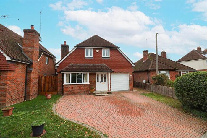 3 Bedroom Chalet For Sale In Ashdene Crescent, Ash, Aldershot, GU12