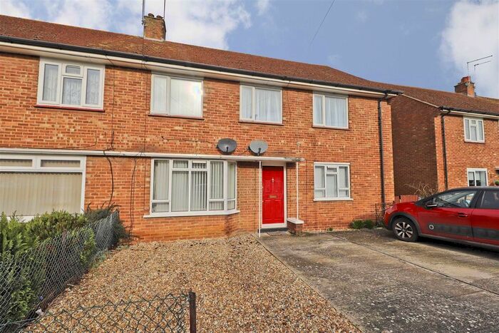 2 Bedroom Maisonette For Sale In Ash Grove, Harefield, Uxbridge, UB9