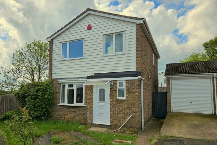 3 Bedroom House To Rent In Osprey Road, Flitwick, MK45