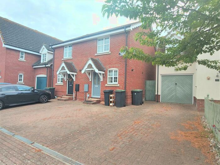 2 Bedroom Property To Rent In Nightingale Close, Stowmarket, IP14