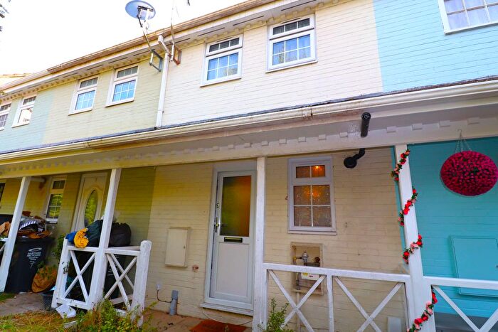 2 Bedroom Terraced House To Rent In Lamplighters Close, Dartford, DA1