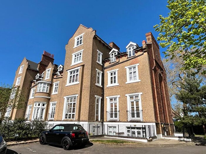 2 Bedroom Apartment For Sale In Upton Park, Slough, SL1