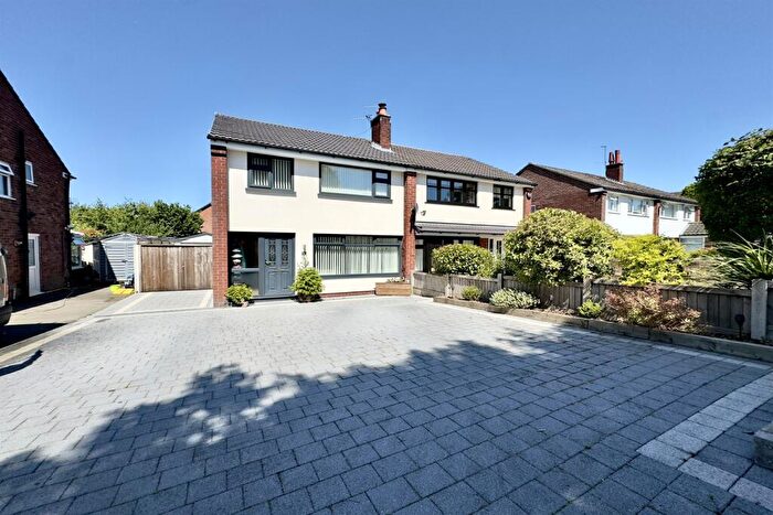 3 Bedroom Semi-Detached House For Sale In Maple Avenue, Poynton, SK12