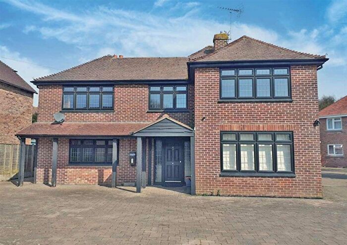5 Bedroom Detached House For Sale In Park Road, Yapton, Arundel, BN18