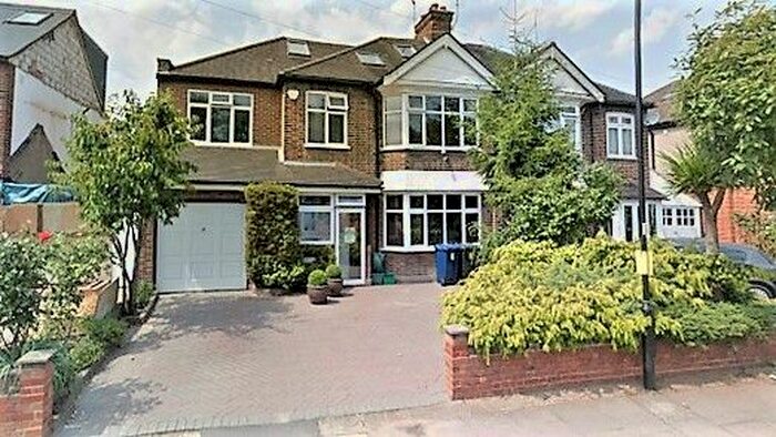 5 Bedroom Semi-Detached House For Sale In Cranborne Avenue, Southall, Southall, UB2