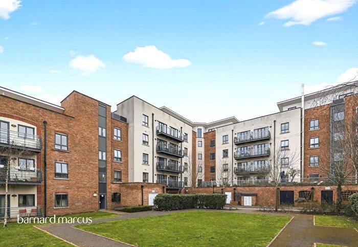 2 Bedroom Flat For Sale In Holford Way, Putney, London, SW15
