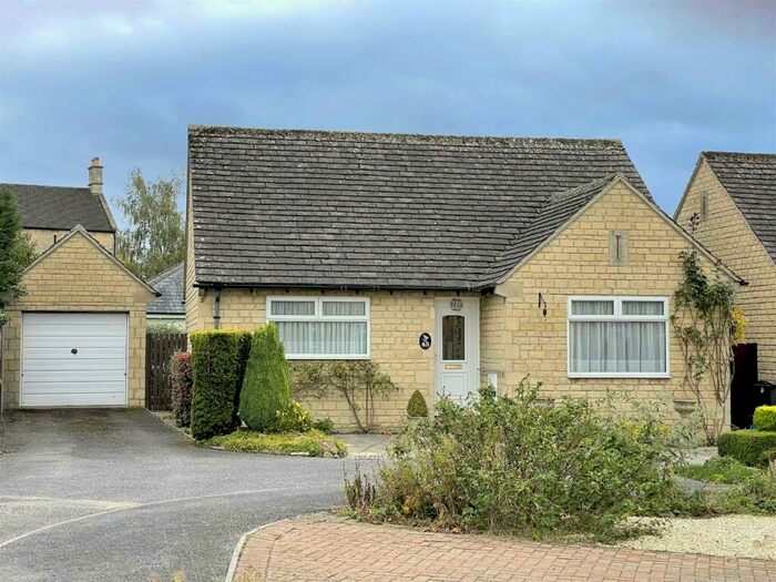 2 Bedroom Detached Bungalow To Rent In Park Farm, Bourton-on-the-Water, GL54