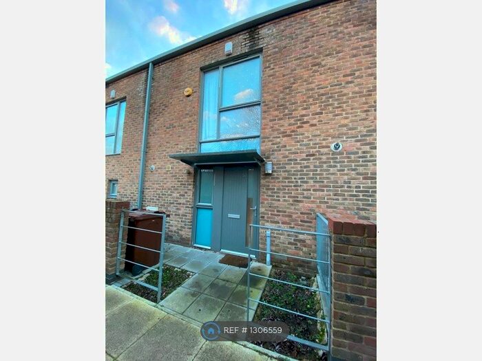 2 Bedroom Terraced House To Rent In Pinner, Pinner HA5