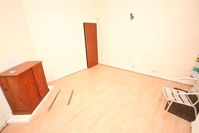 3 Bedroom End Of Terrace House For Sale In Green Lane, Halesowen, West Midlands, B62