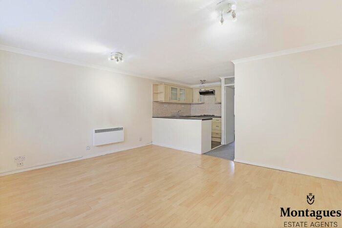 1 Bedroom Maisonette To Rent In Garnon Mead, Coopersale, CM16